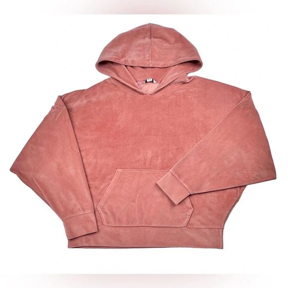American Eagle Velour Hoodie. Batwing Style. Size Medium.
Blush-Salmon color. - Picture 2 of 10